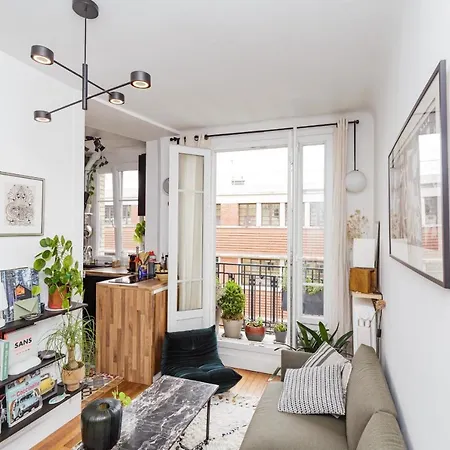Comfy 31 M For 2 Well Decorated With Balcony *