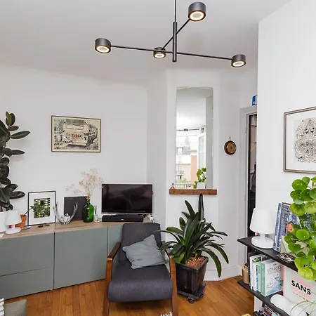 Comfy 31 M For 2 Well Decorated With Balcony * פריז