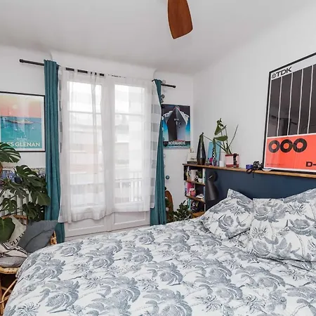 Comfy 31 M For 2 Well Decorated With Balcony דירה *