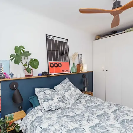 Comfy 31 M For 2 Well Decorated With Balcony דירה