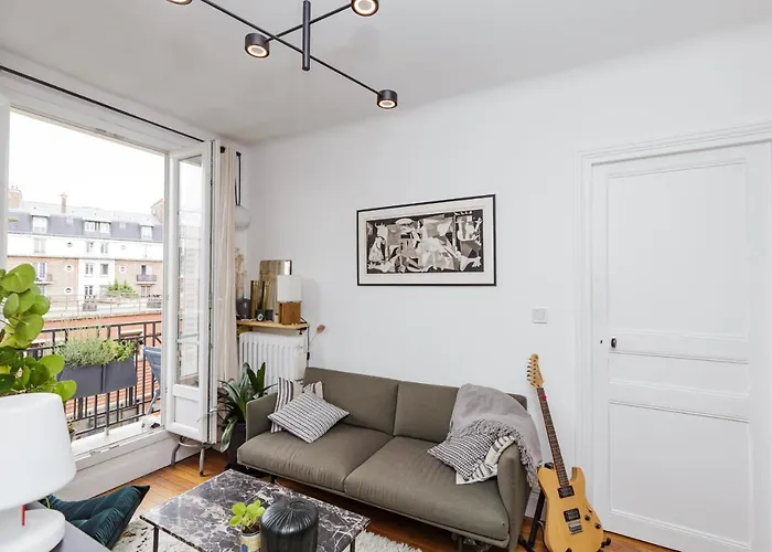 Apartment Comfy 31 M For 2 Well Decorated With Balcony Paris