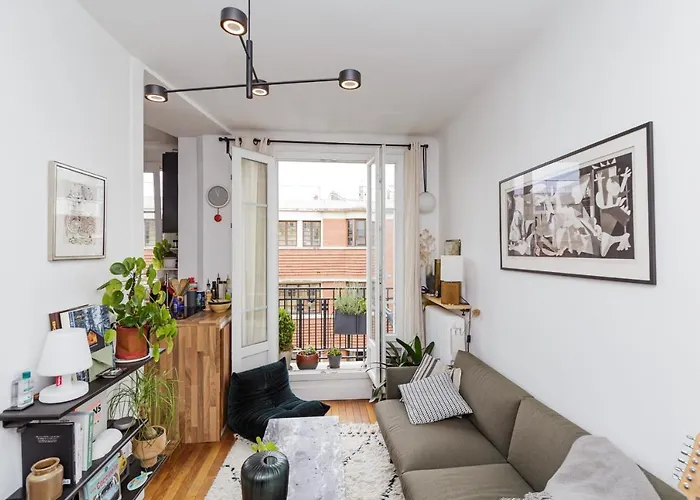 Comfy 31 M For 2 Well Decorated With Balcony Apartment *