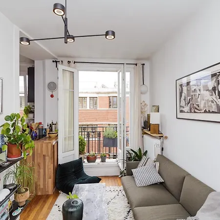 Comfy 31 M For 2 Well Decorated With Balcony Apartment *